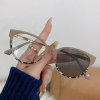 TR Anti Blue Light Gafas ópticas Marco de mariposa de moda Diseño de ojo de gato en marcos de oro rojo transparente Legible Elegante