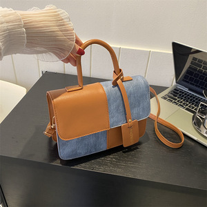 Sac messager en cuir PU de style londres pour femmes avec décoration de chaîne sac à main fabriqué en usine - Product Image 4