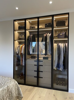 Systèmes de garde-robe PRIMA Premium Walk in avec étagères et tiroirs personnalisés pour des espaces de chambre élégants