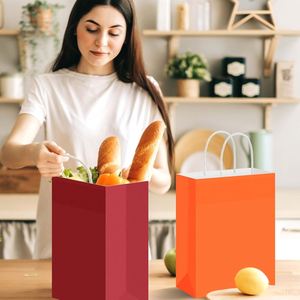 Bolsas de Regalo de Papel Kraft Reciclable Clásicas OEM con Asas Planas y Retorcidas, Impresión de Logotipo Personalizado para Empaquetado Comercial y de Compras - Product Image 5