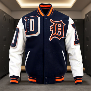 Chaqueta Varsity Azul Marino y Blanca para Hombre, Diseño con Parche Bordado con Logotipo D, Estilo Béisbol, Corte Regular, Cuello Alto, Estilo Urbano - Product Image 2
