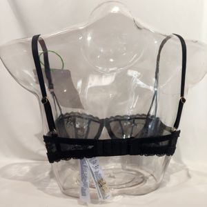 Reggiseno Balconette Nero Trasparente in Pizzo Floreale con Anello a V Dorato sul Davanti, Spalline Sottili Regolabili, Senza Ferretto, Vendita all'Ingrosso - Product Image 2