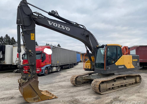 Excavatrice sur chenilles d'occasion VOLVO EC210BLC avec une capacité de godet de 1,15 m³ et une puissance de 107 kW à vendre - Product Image 4