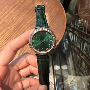 Montre de créateur britannique vintage minimaliste de qualité supérieure en vert - Product Image 5