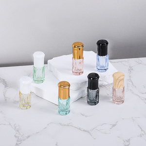 น้ำหอมอาราเบียนอูด ขวดแก้วสีดำ 3 มล. ฝาครอบทรงมงกุฎแบบกรดกัดลาย แก้วทรงแปดเหลี่ยมคุณภาพสูง น้ำมันหอมระเหยแบบอัตตาร์ พร้อมแท่งพลาสติก - Product Image 1