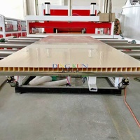 Machine de fabrication de panneaux de porte en PVC WPC / Ligne de production / Usine d'extrusion pour fabricant de machines d'extrusion plastique pour portes creuses