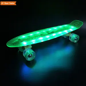 Istaride Hot Selling Fashion Schöne Led Flash Skateboard Tragbare Cruiser Jungen und Mädchen Skateboard mit PC-Deck