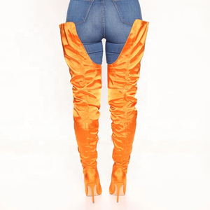 Bottes hautes pour femme style occidental, en satin lisse, à talon aiguille, bout pointu, avec fermeture éclair latérale, montantes jusqu'au-dessus du genou - Product Image 3