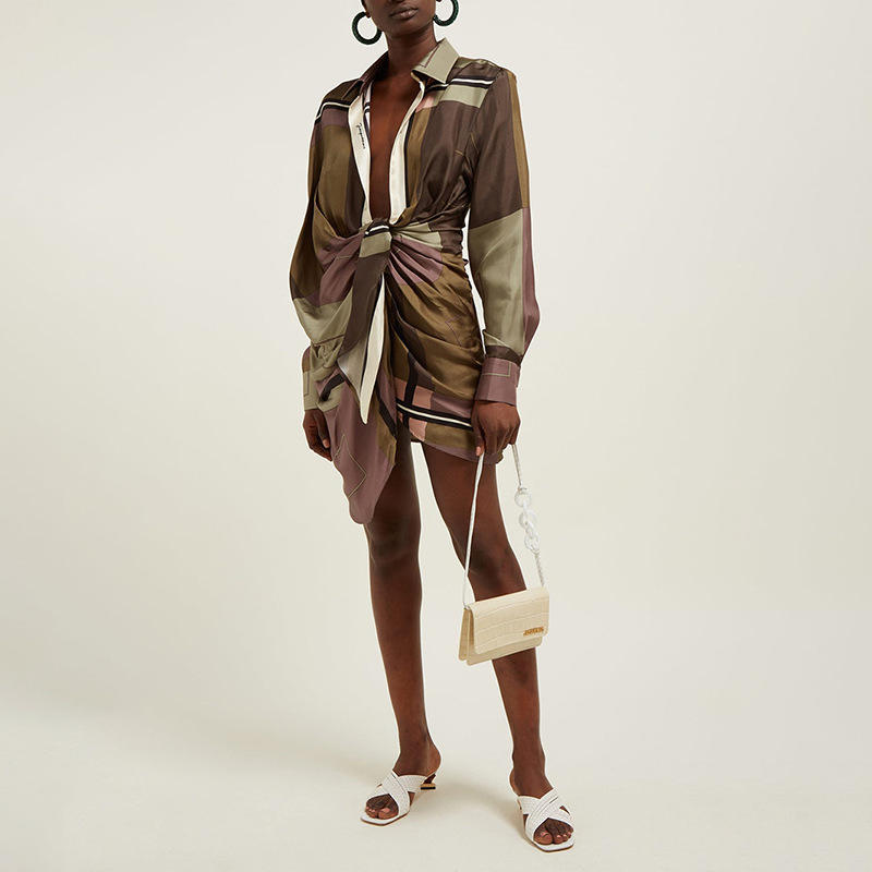 สีน้ำตาล