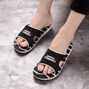 Men's outdoor <b>slippers</b> - PVC material, lightweight and soft, with striped design, anti-slip and durable, perfect for summer. - Product Image 3