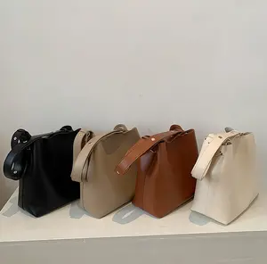 Bolsas femininas grandes de couro com desenho feminino, bolsas leves e largas para meninas, novidade da moda, 2024