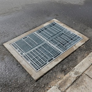 Grille de couverture de fossée en béton galvanisé de Singapour avec amortisseur acoustique pour <span class=keywords><strong>couvercle</strong></span> de fosse de drainage - Product Image 1