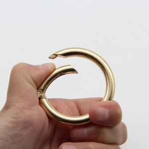 50mm grande taille anneaux à ressort en métal pour sac sangle lien porte-clés anneau fort alliage métal rond joint torique <span class=keywords><strong>boucle</strong></span> pour sac - Product Image 2