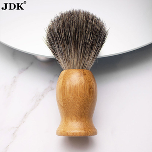 Pinceau à raser en poils <span class=keywords><strong>de</strong></span> <span class=keywords><strong>blaireau</strong></span> pur JDK avec manche en bambou, kit <span class=keywords><strong>de</strong></span> Guangdong pour le <span class=keywords><strong>rasage</strong></span> masculin - Product Image 2