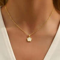 Ensemble de bijoux pour femmes, collier, bracelet et boucles d'oreilles en acier inoxydable plaqué or 18 carats, motif fleur à cinq pétales, trèfle à cinq feuilles