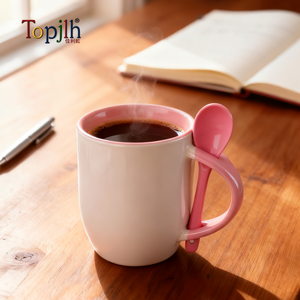 Tazza in Ceramica Colorata Topjlh da 11oz con Manico e Cucchiaio Colorato, Logo Personalizzato, per Caffè e Arredamento Casa, Uso Doppio - Product Image 1
