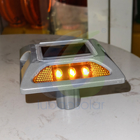 Marqueur routier solaire prêt à être expédié LS-06A en aluminium avec pointe, étanche IP68, capacité de charge de 20 tonnes