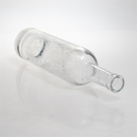 Bouteille en verre transparent vide de 750 ml pour vodka, whisky, vin, spiritueux, avec impression de logo et pulvérisation de couleur, conteneur d'emballage pour spiritueux