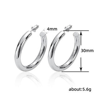 Orecchini a Cerchio in Acciaio Inossidabile Placcati in Oro Bianco Rodio Gioielli Unisex Classici alla Moda Diametro 20mm - Product Image 6