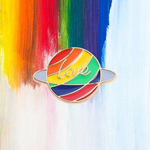 卸売カスタムハートフラッグ形状エナメルピン虹色ブローチハードとソフトメタル工芸品パーソナライズされたプライドデザイン - Product Image 1