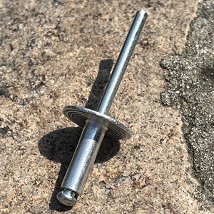 Remaches de impacto de extremo abierto DIN7337 con cabeza abombada zincada, remaches ciegos de aluminio y acero 3.2/4.0/4.8 para <span class=keywords><strong>remachadora</strong></span> - Product Image 4