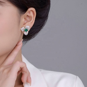 Pendientes de Botón Geométricos de Circonita Esmeralda de Alta Gama Europeos y Americanos, Chapados en Oro, Plata S925, Diseño de Lujo a la Moda - Product Image 5