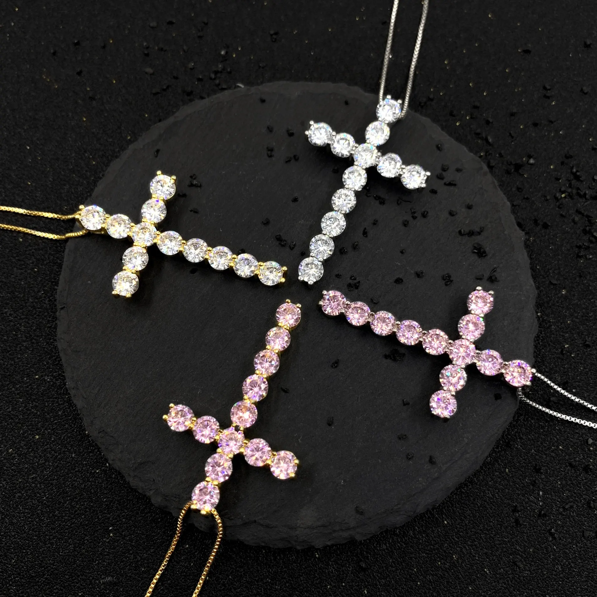 Non Tarnish Hypoallergenic Jewelry 18k Gold Plated Valentine's Gift Cross Pendant Necklace Women