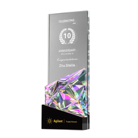Trophée en cristal coloré créatif personnalisé, plaque en cristal arc-en-ciel, trophée en verre avec base bleue et noire transparente