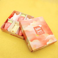 Vente en gros Coffret cadeau de bombes de bain carotte aromathérapie bio végan fait main Coffret cadeau Bombes de bain colorées pour enfants avec jouets à l'intérieur