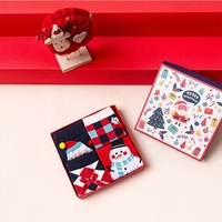 Vente en gros de chaussettes de Noël rouges mignonnes en dessin animé 3D pour femmes chaussettes de Nouvel An dans une boîte-cadeau