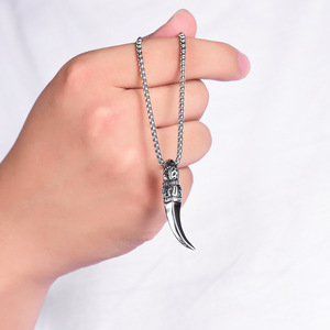 Collier avec pendentif dent de <span class=keywords><strong>loup</strong></span> en acier inoxydable personnalisé pour hommes, accessoire tendance personnalisé pour fiançailles - Product Image 6