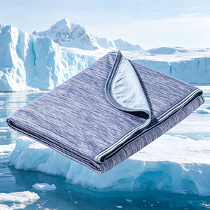 <span class=keywords><strong>Couverture</strong></span> Rafraîchissante d'Été en Fibre Fraîche, Douce et Confortable, Respirante Double Face Favorisant le Sommeil 150x200cm Bleue - Product Image 1
