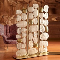 Moderne Maßgefertigte Glas-Raumteiler Leichte Edelstahl-Hotelteiler Stehlampe Luxus-Hotel-Lobby Villa Restaurant