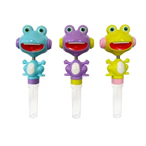 Lustiges Spielzeug Candy Dispenser Cartoon Frosch Shake Whistle Toys mit süßen Süßigkeiten für Kinder