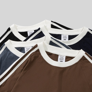 T-shirt en coton à col rond et manches courtes avec logo personnalisé imprimé, trois bandes, épaules tombantes, vêtement décontracté - Product Image 4