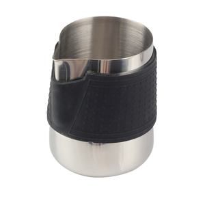 เหยือกนมสแตนเลสขายดี พร้อมปลอกซิลิโคน สำหรับทำฟองนม - Product Image 4