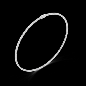 จี้เพชรคลาสสิกสีทอง ผลิตจากเพชรเลี้ยงในห้องปฏิบัติการ  ทอง 14K และ 18K พร้อมความเปล่งประกายเหนือกาลเวลา ดีไซน์ทันสมัยหรูหรา เหมาะสำหรับงานแต่งงาน - Product Image 3