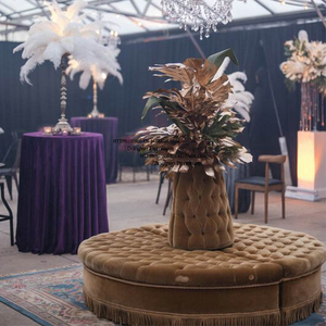 طقم أريكة دائري فاخر من المخمل الذهبي بتصميم عتيق، مزين بالشراشيب والأزرار، مثالي للحفلات والأعراس - Product Image 4