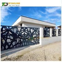 Clôture de balcon en bois 3D DF de 8 pieds avec écran métallique découpé et revêtement en aluminium thermolaqué, montage facile pour portail de jardin