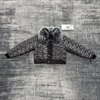 Veste matelassée zippée pour homme de haute qualité, confortable et coupe-vent, idéale pour l'extérieur en hiver, avec col en fourrure amovible et impression DTG.