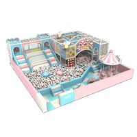 Structure de jeu intérieure pour enfants Premier Hallmark avec grande piscine à balles, toboggan, structure d'escalade, thème château, carrousel