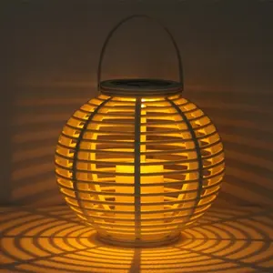 Оптовая продажа, садовый заряжаемый круглый светодиодный фонарь Kanlong из ротанга на солнечной батарее, пластиковая свеча внутри, наружное садовое освещение