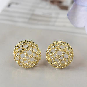 Pendientes geométricos dorados para mujer, joyería de moda de aleación de metal, diseño moderno, pendientes chapados en oro - Product Image 5