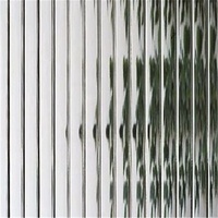 Toiture transparente en polycarbonate ondulé, plaques de polycarbonate ondulé