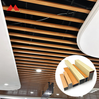 Plafonds suspendus en aluminium ignifuge Alumtimes, dalles de plafond en métal modernes pour la décoration intérieure des centres commerciaux et des sous-sols