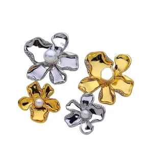 Light Luxury Flower Shape Sewing Garment Buttons Zinc Alloy Shank Button Custom Metal Pearl Buttons For Clothing