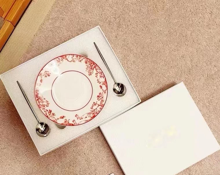 Juego de tazas individuales rojas