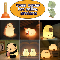 Ours de Noël moderne Lampe de bureau à LED Portable Mobile Ours en peluche Veilleuse Festival Atmosphère Coloré Silicone Alimenté par batterie