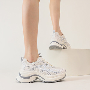 Calzado Deportivo Casual de Suela Gruesa con Amortiguación y Aumento de Altura, Parte Superior de Malla Transpirable, para Correr y Caminar, Precio Bajo al por Mayor - Product Image 3