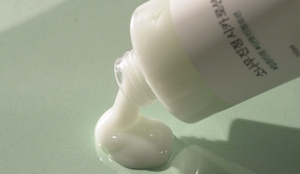 Lotion Apaisante Minérale Cica 250ml Hydratant Peaux Sensibles Usage Jour Corée du Sud pour Adultes - Product Image 2